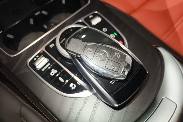 Used Mercedes-Benz GLC AMG 2018 AMG GLC 63 4MATIC+ Vehicle Key