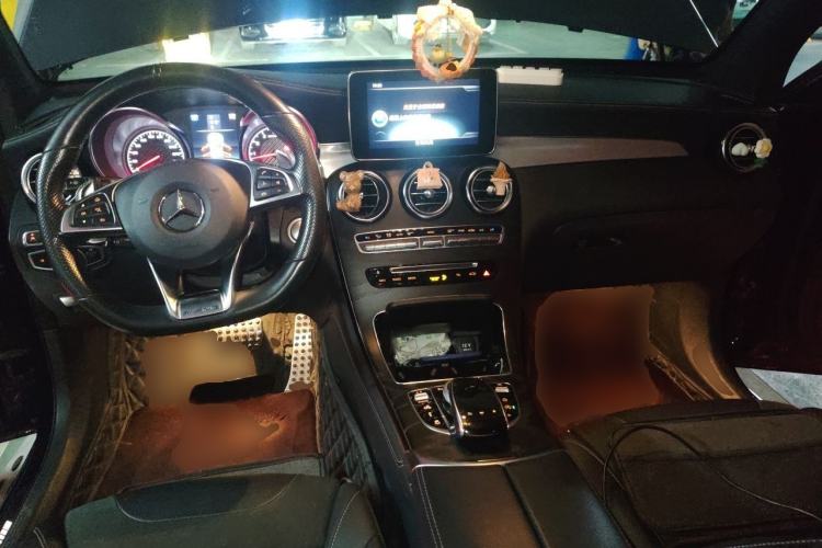 Used Mercedes-Benz GLC AMG 2018 AMG GLC 63 4MATIC+ Center Console