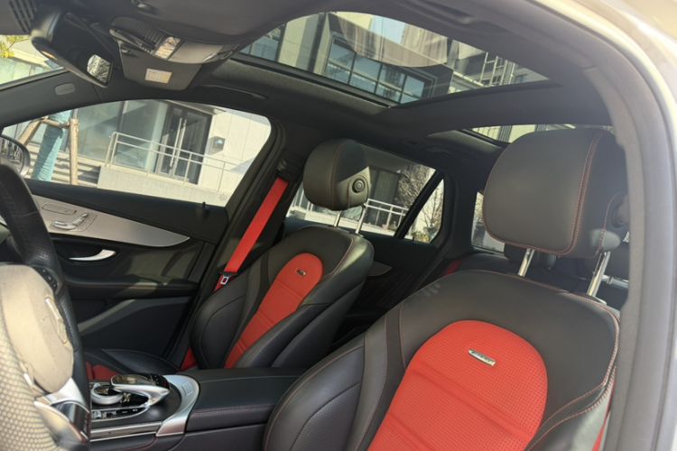 Used Mercedes-Benz GLC AMG 2018 AMG GLC 63 4MATIC+ Interior 13