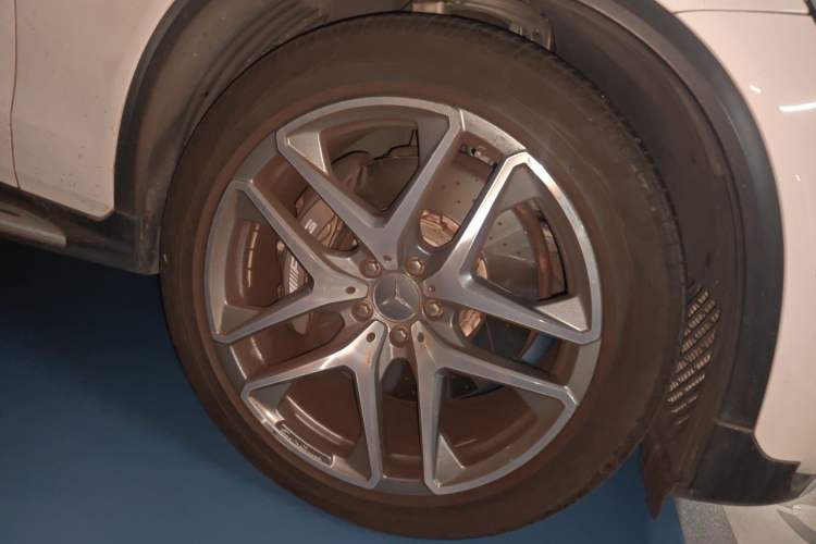 Used Mercedes-Benz GLC AMG 2018 AMG GLC 63 4MATIC+ Right Front Wheel Hub