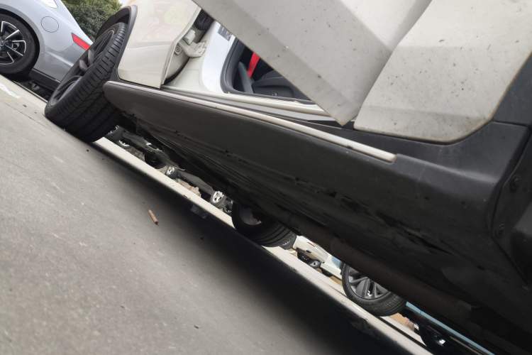 Used Mercedes-Benz GLC AMG 2018 AMG GLC 63 4MATIC+ Right Side Sill