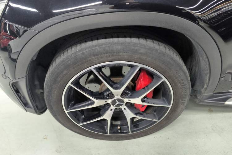 Used Mercedes-Benz GLC AMG 2020 AMG GLC 43 4MATIC Left Front Wheel Hub