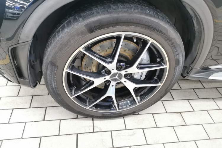 Used Mercedes-Benz GLC AMG 2020 AMG GLC 43 4MATIC Left Front Wheel Hub
