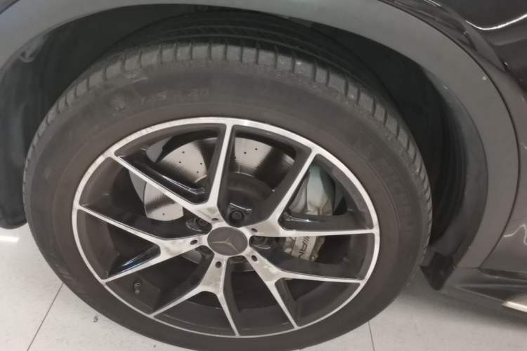 Used Mercedes-Benz GLC AMG 2020 AMG GLC 43 4MATIC Left Front Wheel Hub