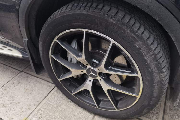 Used Mercedes-Benz GLC AMG 2020 AMG GLC 43 4MATIC Right Front Wheel Hub