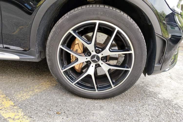 Used Mercedes-Benz GLC AMG 2020 AMG GLC 43 4MATIC Right Front Wheel Hub