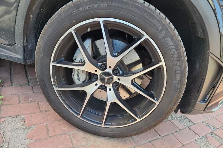 Used Mercedes-Benz GLC AMG 2020 AMG GLC 43 4MATIC Right Front Wheel Hub