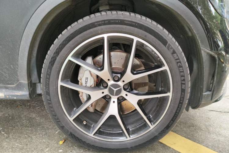 Used Mercedes-Benz GLC AMG 2020 AMG GLC 43 4MATIC Right Front Wheel Hub