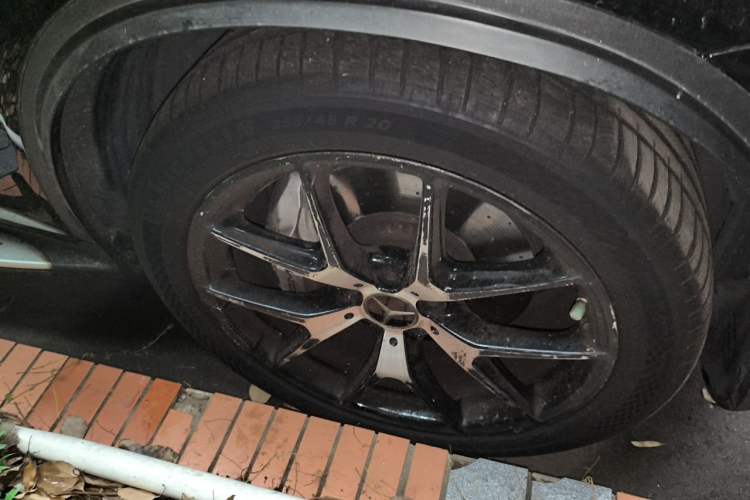Used Mercedes-Benz GLC AMG 2020 AMG GLC 43 4MATIC Right Front Wheel Hub