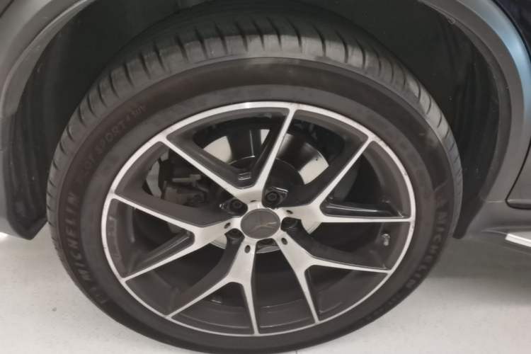 Used Mercedes-Benz GLC AMG 2020 AMG GLC 43 4MATIC Right Rear Wheel Hub