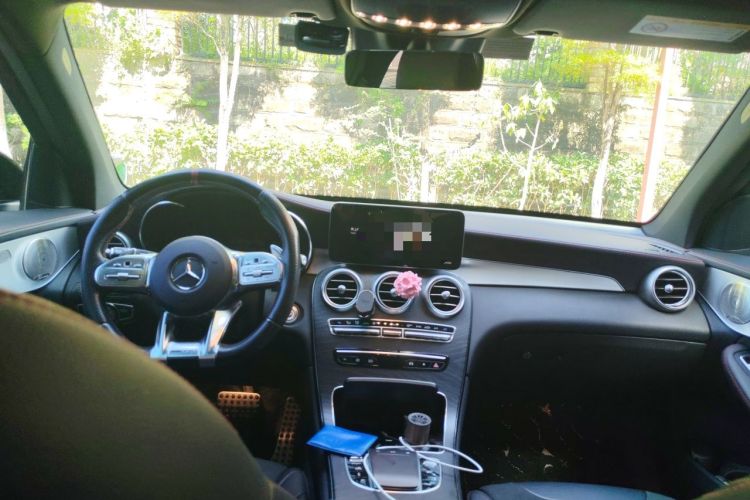 Used Mercedes-Benz GLC AMG 2020 AMG GLC 43 4MATIC Center Console