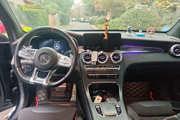 Used Mercedes-Benz GLC AMG 2020 AMG GLC 43 4MATIC Center Console