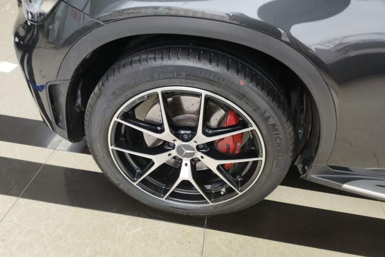 Used Mercedes-Benz GLC AMG 2020 AMG GLC 43 4MATIC Left Front Wheel Hub