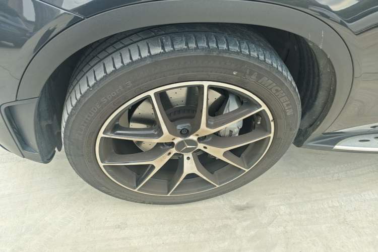 Used Mercedes-Benz GLC AMG 2020 AMG GLC 43 4MATIC Left Front Wheel Hub