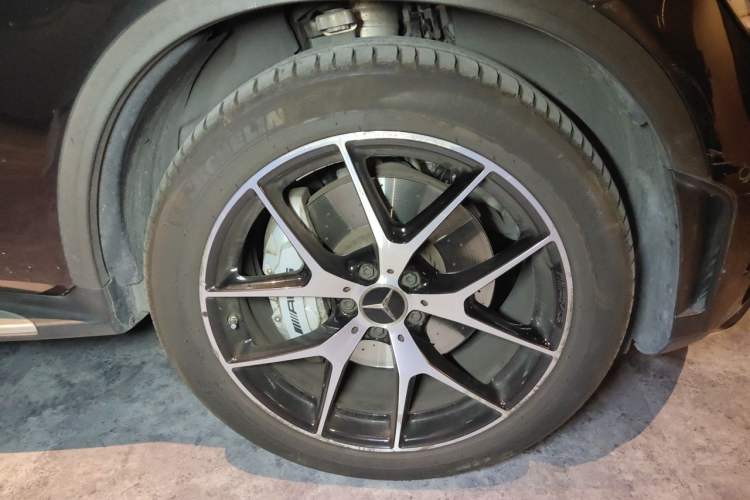 Used Mercedes-Benz GLC AMG 2020 AMG GLC 43 4MATIC Right Front Wheel Hub