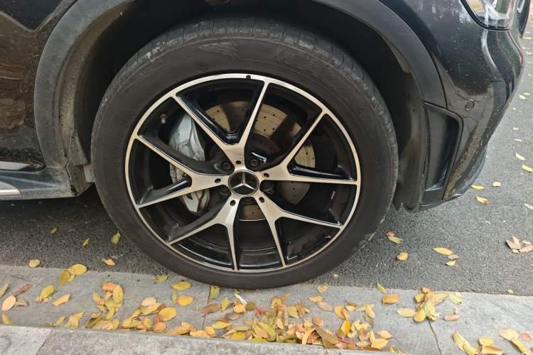 Used Mercedes-Benz GLC AMG 2020 AMG GLC 43 4MATIC Right Front Wheel Hub