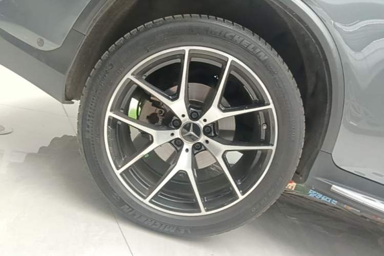 Used Mercedes-Benz GLC AMG 2020 AMG GLC 43 4MATIC Right Rear Wheel Hub