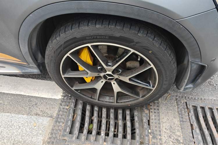 Used Mercedes-Benz GLC AMG 2020 AMG GLC 43 4MATIC Right Front Wheel Hub