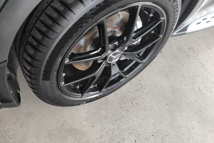 Used Mercedes-Benz GLC AMG 2020 AMG GLC 43 4MATIC Left Front Wheel Hub