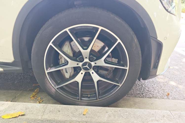 Used Mercedes-Benz GLC AMG 2020 AMG GLC 43 4MATIC Right Front Wheel Hub