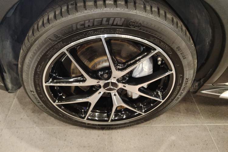 Used Mercedes-Benz GLC AMG 2022 AMG GLC 43 4MATIC Left Front Wheel Hub