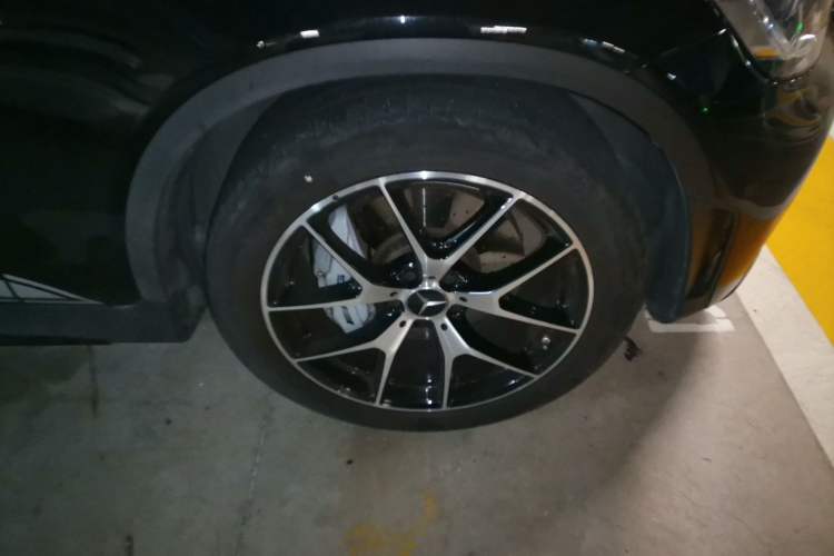 Used Mercedes-Benz GLC AMG 2022 AMG GLC 43 4MATIC Right Front Wheel Hub