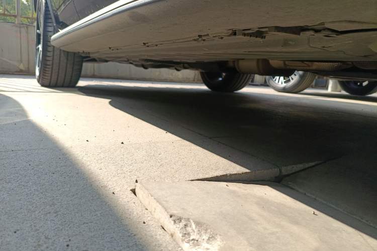 Used Mercedes-Benz GLC AMG 2022 AMG GLC 43 4MATIC Right Side Sill