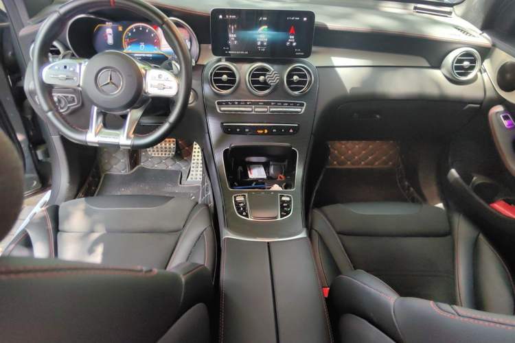Used Mercedes-Benz GLC AMG 2022 AMG GLC 43 4MATIC Center Console