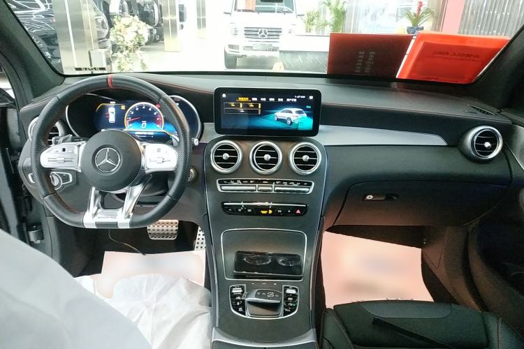 Used Mercedes-Benz GLC AMG 2022 AMG GLC 43 4MATIC Center Console