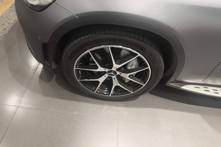 Used Mercedes-Benz GLC AMG 2022 AMG GLC 43 4MATIC Left Front Wheel Hub