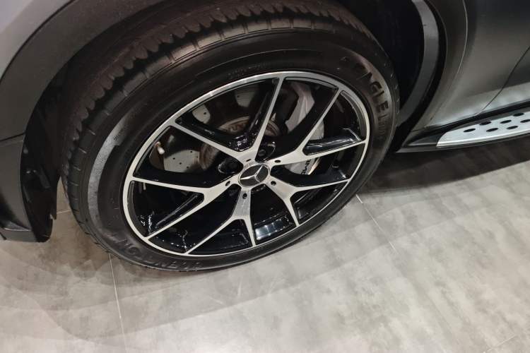 Used Mercedes-Benz GLC AMG 2022 AMG GLC 43 4MATIC Left Front Wheel Hub