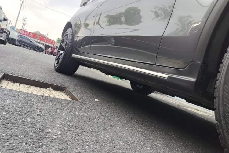 Used Mercedes-Benz GLC AMG 2022 AMG GLC 43 4MATIC Right Side Sill