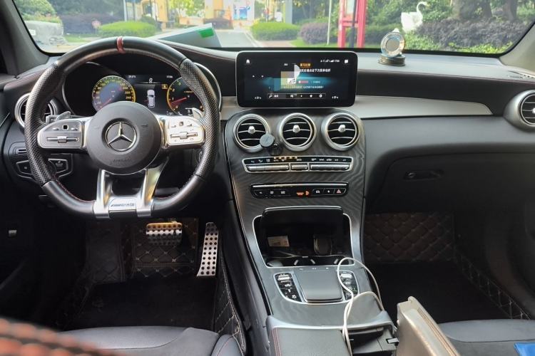 Used Mercedes-Benz GLC AMG 2022 AMG GLC 43 4MATIC Center Console