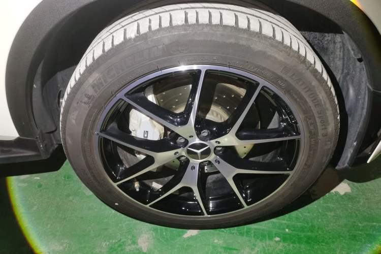Used Mercedes-Benz GLC AMG 2022 AMG GLC 43 4MATIC Right Front Wheel Hub