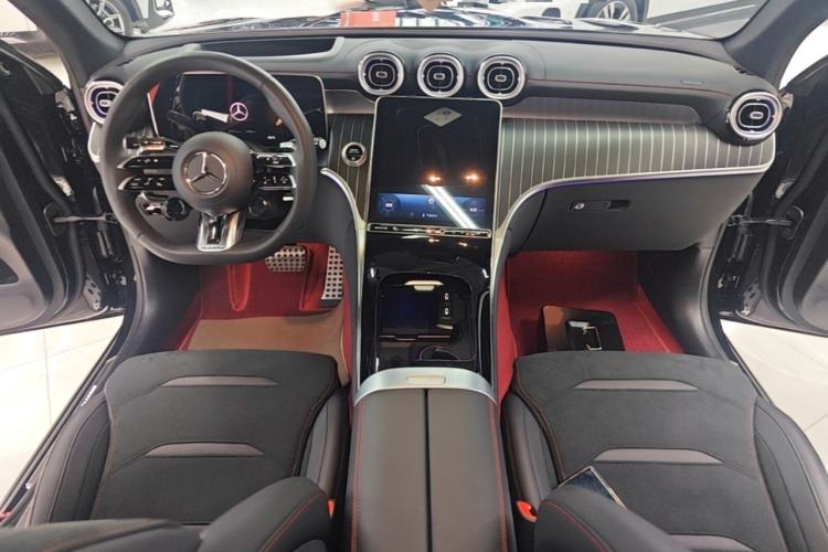Used Mercedes-Benz GLC AMG 2024 AMG GLC 43 4MATIC Center Console