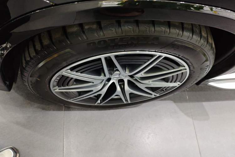 Used Mercedes-Benz GLC AMG 2024 AMG GLC 43 4MATIC Left Front Wheel Hub
