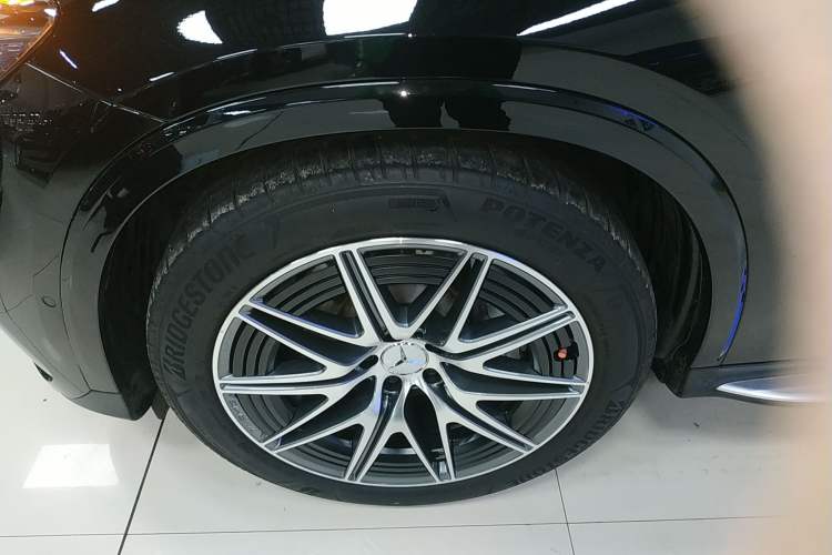Used Mercedes-Benz GLC AMG 2024 AMG GLC 43 4MATIC Left Front Wheel Hub