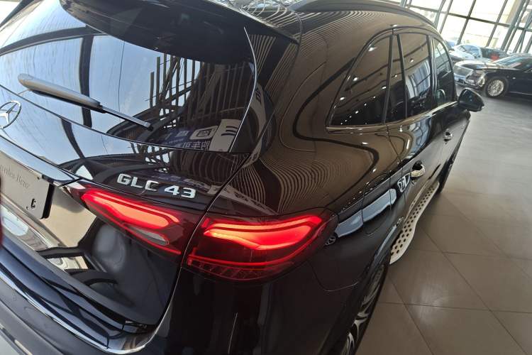 Used Mercedes-Benz GLC AMG 2024 AMG GLC 43 4MATIC Rear Right 45 Deg
