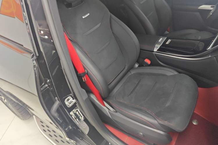 Used Mercedes-Benz GLC AMG 2024 AMG GLC 43 4MATIC Right Front Seat