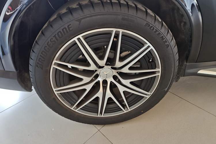 Used Mercedes-Benz GLC AMG 2024 AMG GLC 43 4MATIC Right Rear Wheel Hub