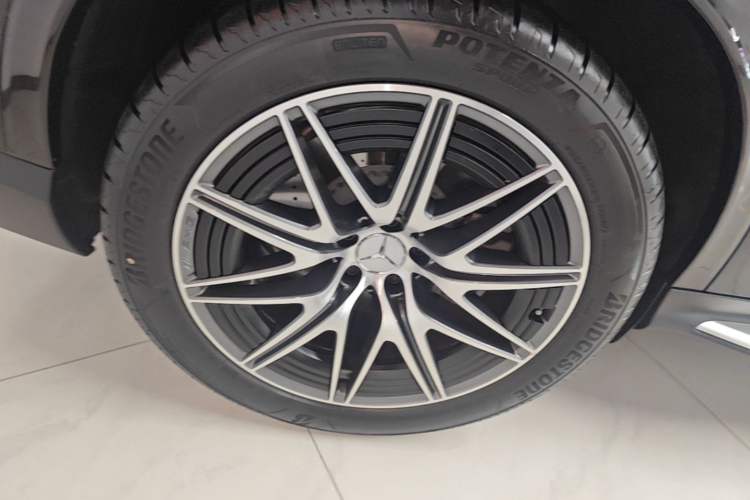 Used Mercedes-Benz GLC AMG 2024 AMG GLC 43 4MATIC Right Rear Wheel Hub
