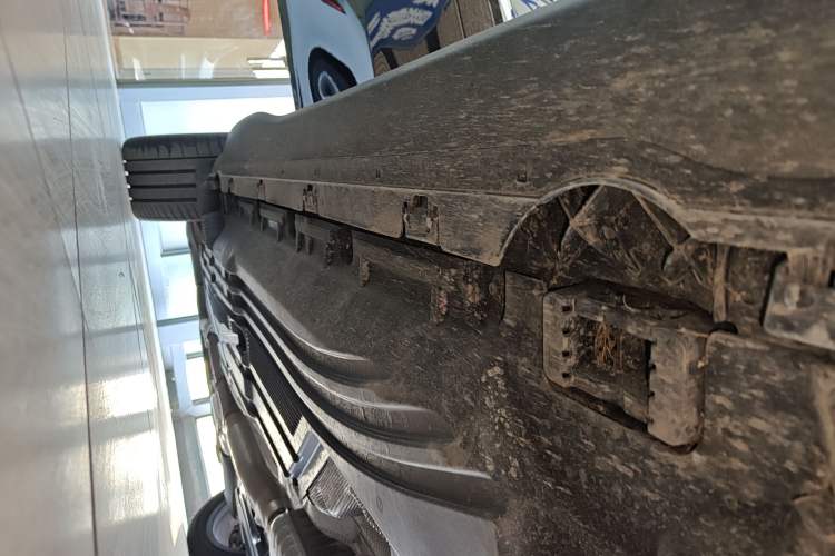 Used Mercedes-Benz GLC AMG 2024 AMG GLC 43 4MATIC Right Side Sill