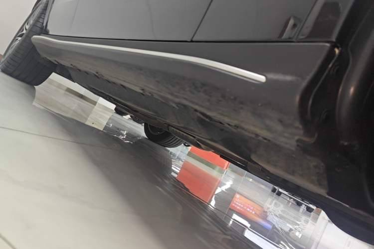 Used Mercedes-Benz GLC AMG 2024 AMG GLC 43 4MATIC Right Side Sill