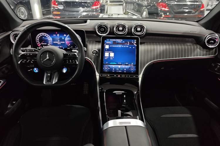 Used Mercedes-Benz GLC AMG 2025 AMG GLC 43 4MATIC Center Console