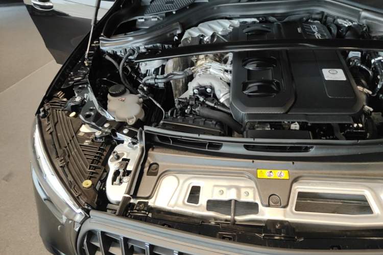 Used Mercedes-Benz GLC AMG 2025 AMG GLC 43 4MATIC Engine Bay Right