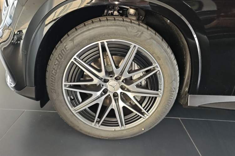 Used Mercedes-Benz GLC AMG 2025 AMG GLC 43 4MATIC Exterior 4