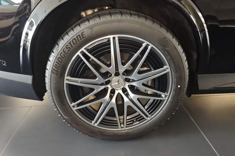 Used Mercedes-Benz GLC AMG 2025 AMG GLC 43 4MATIC Exterior 5