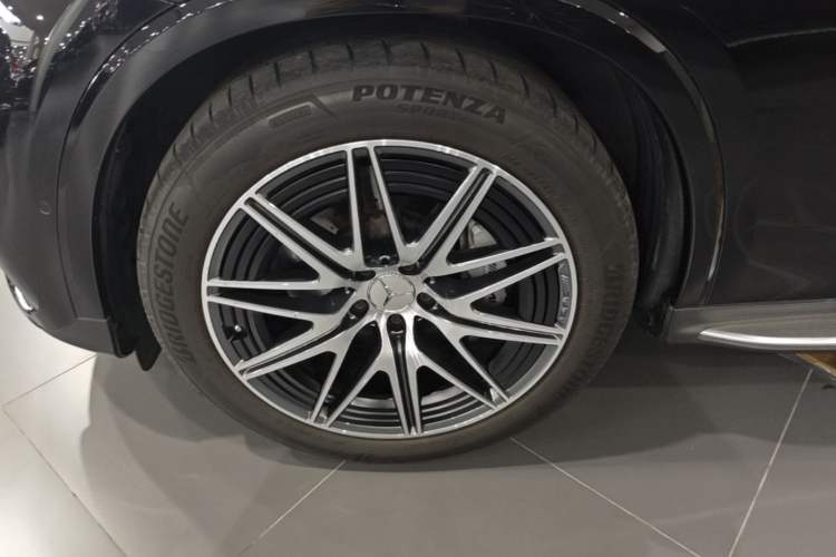 Used Mercedes-Benz GLC AMG 2025 AMG GLC 43 4MATIC Left Front Wheel Hub