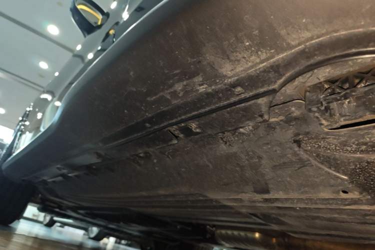 Used Mercedes-Benz GLC AMG 2025 AMG GLC 43 4MATIC Left Side Sill