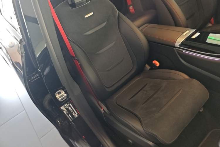 Used Mercedes-Benz GLC AMG 2025 AMG GLC 43 4MATIC Right Front Seat
